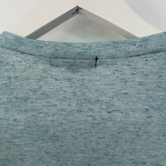 Men’s Mission Ombré Heathered Blue to Black T-Shirt Chest pockets slim fit large - Picture 9 of 9